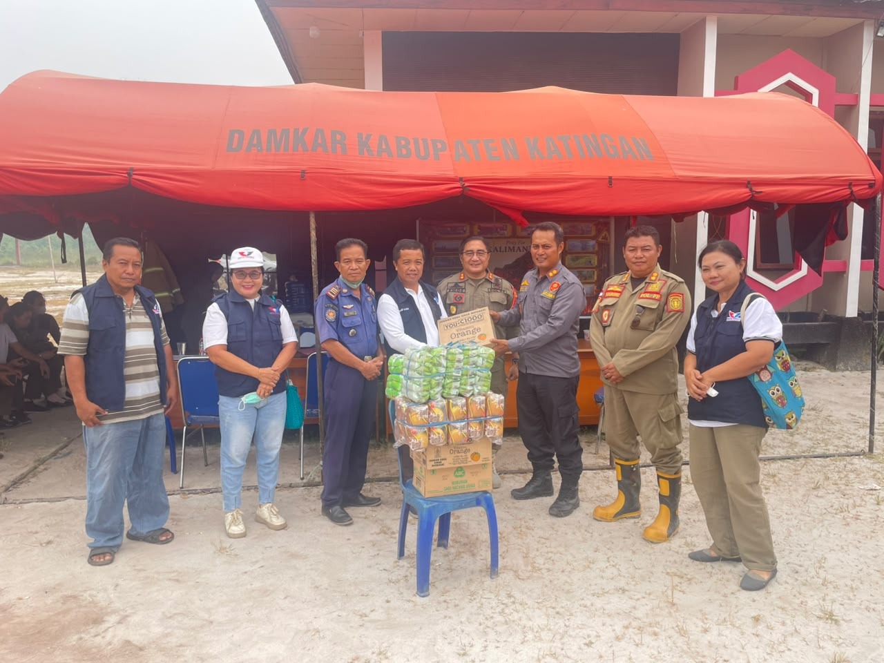 Perindo Katingan Serahkan Bantuan untuk Damkar, Dorong Penguatan Penanganan Karhutla