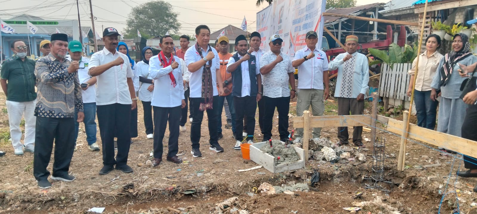Wali Kota Tual Letakkan Batu Pertama Kantor Perindo, Yakub Letsoin Tekankan Peran bagi Ekonomi Warga